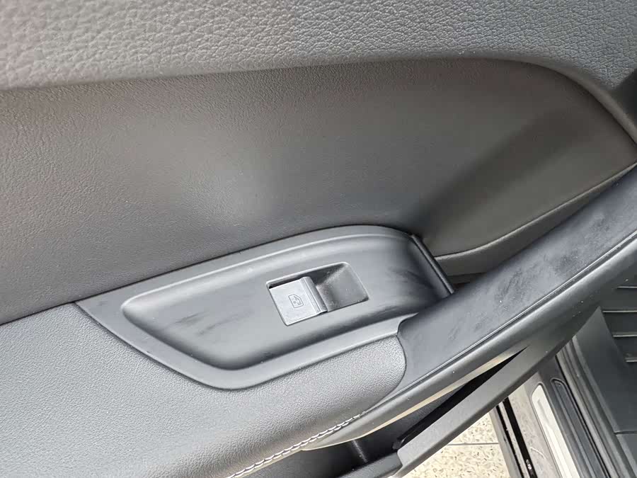 Audi Q5L 2024, фото 34
