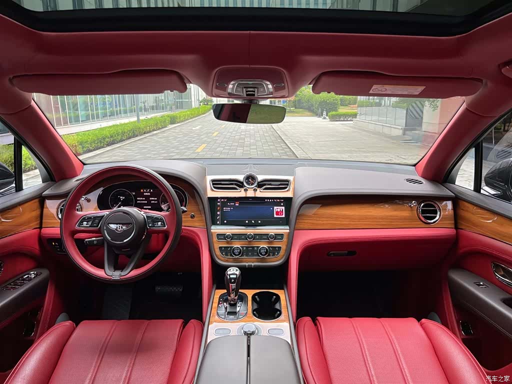 Bentley Bentayga, 2020 16