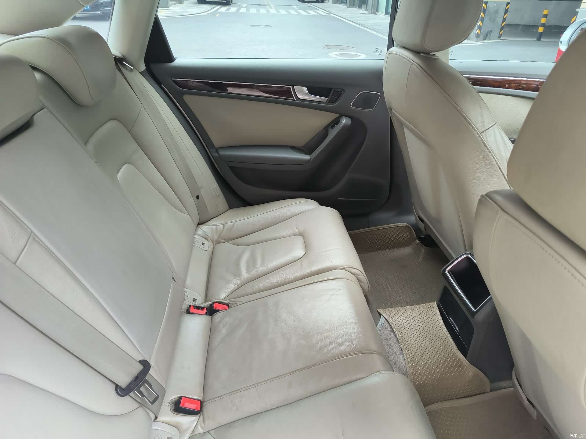 Audi A4L, 2010 16