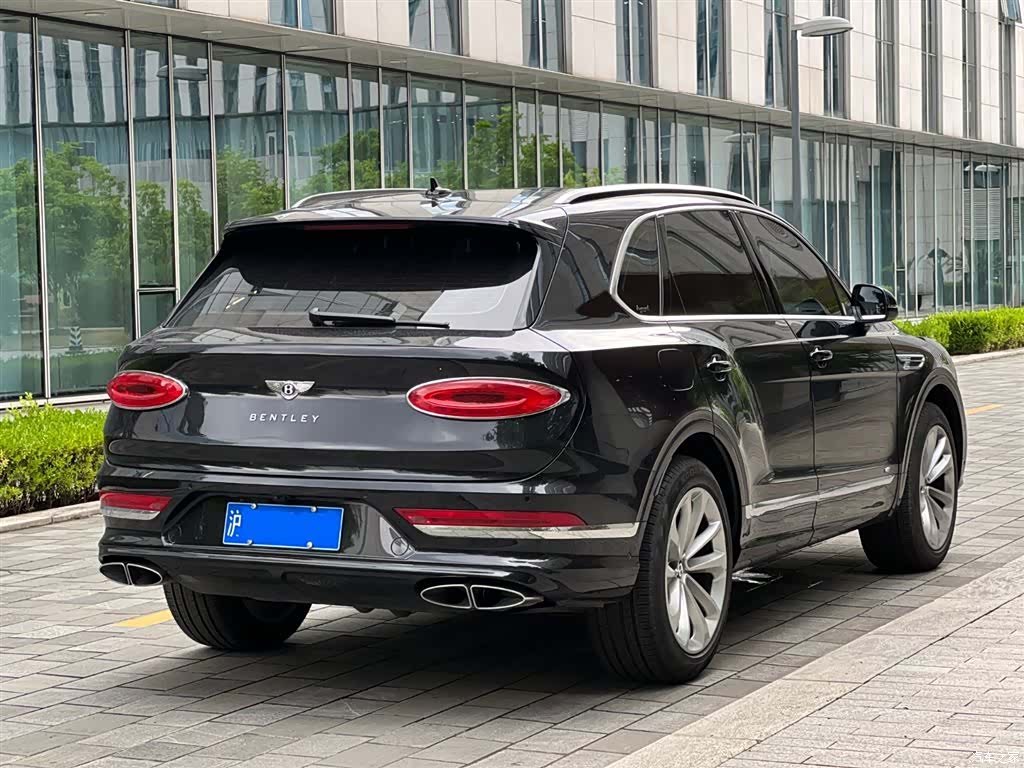Bentley Bentayga, 2020 6