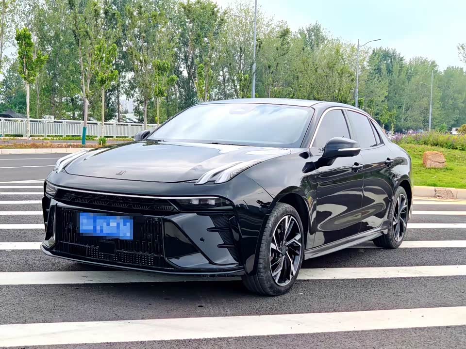 Lynk & Co 03