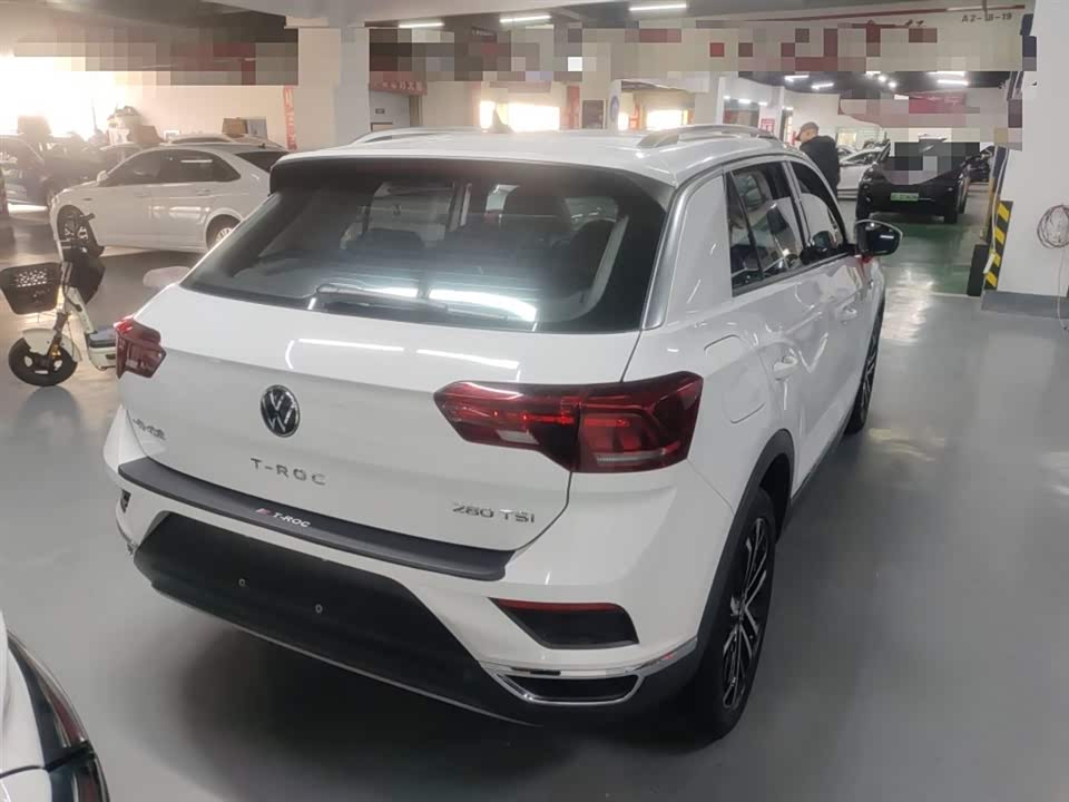 Volkswagen T-ROC exploring Songs