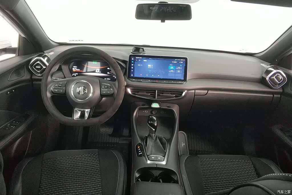 MG MG5, 2025 12