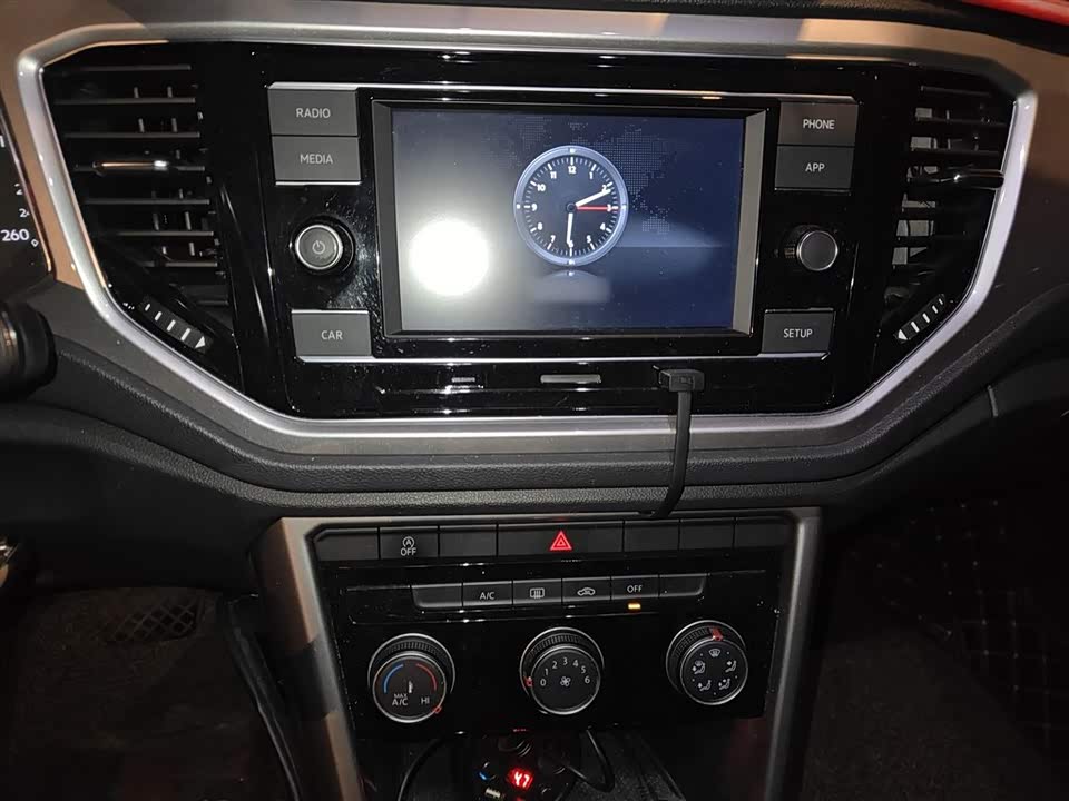 Volkswagen T-ROC exploring Songs