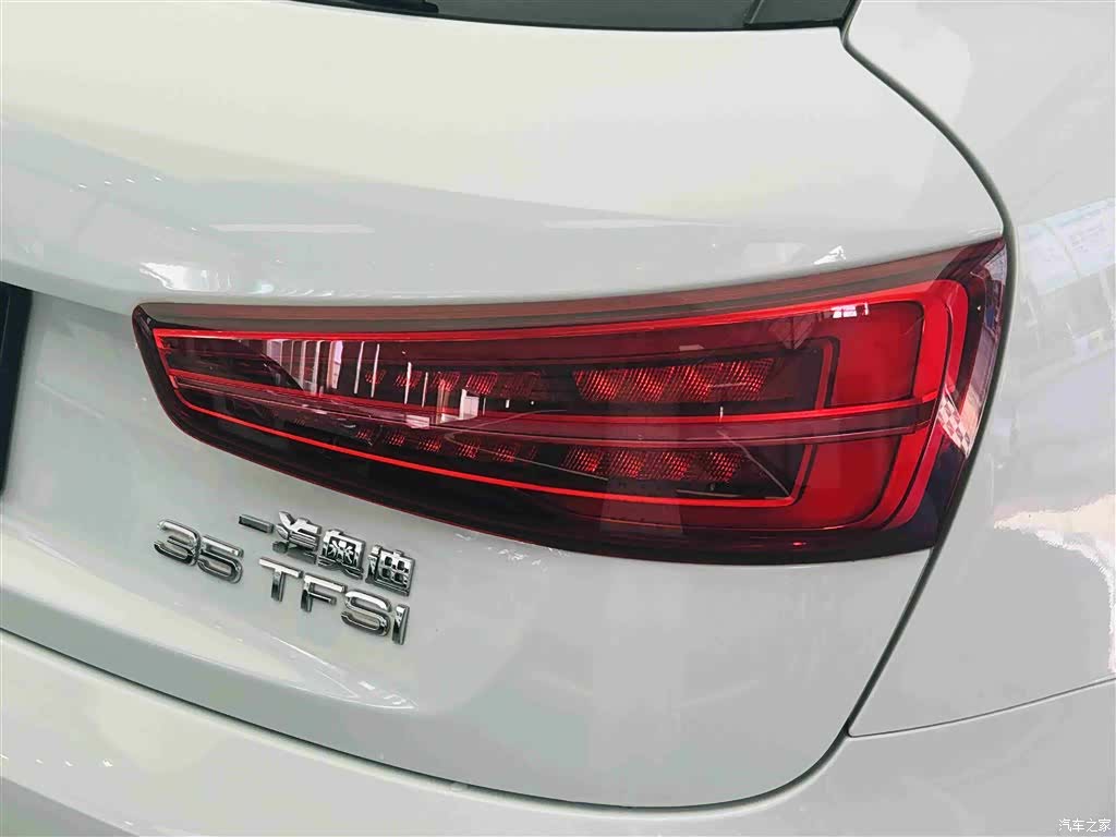 Audi Q3, 2016 12