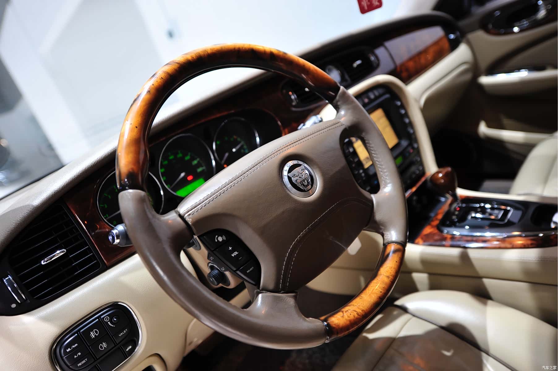 Jaguar XJ, 2008 6