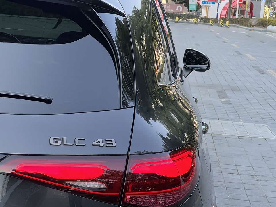 Mercedes-Benz GLC AMG