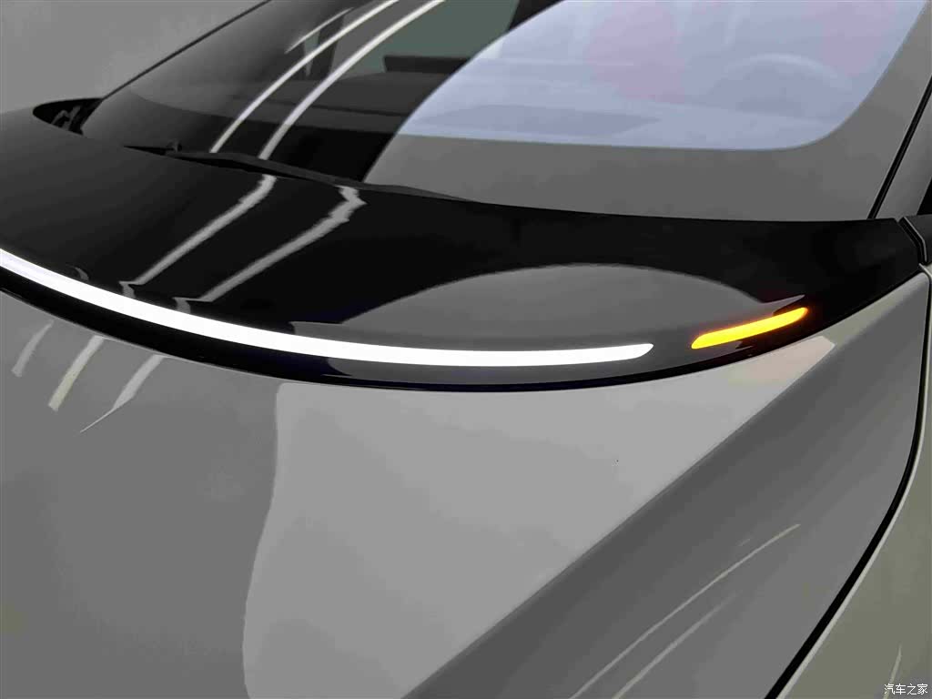 Li Auto i8, 2025 7
