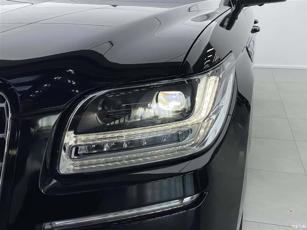 Lincoln Navigator, 2021 12