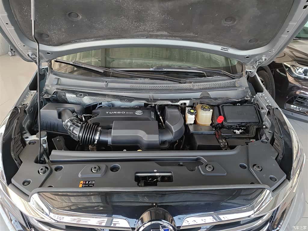 Buick GL8, 2023 10