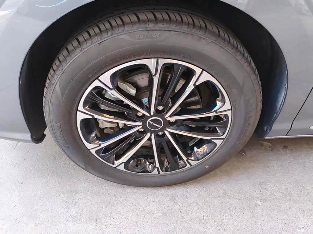 Roewe iMAX8, 2024 23