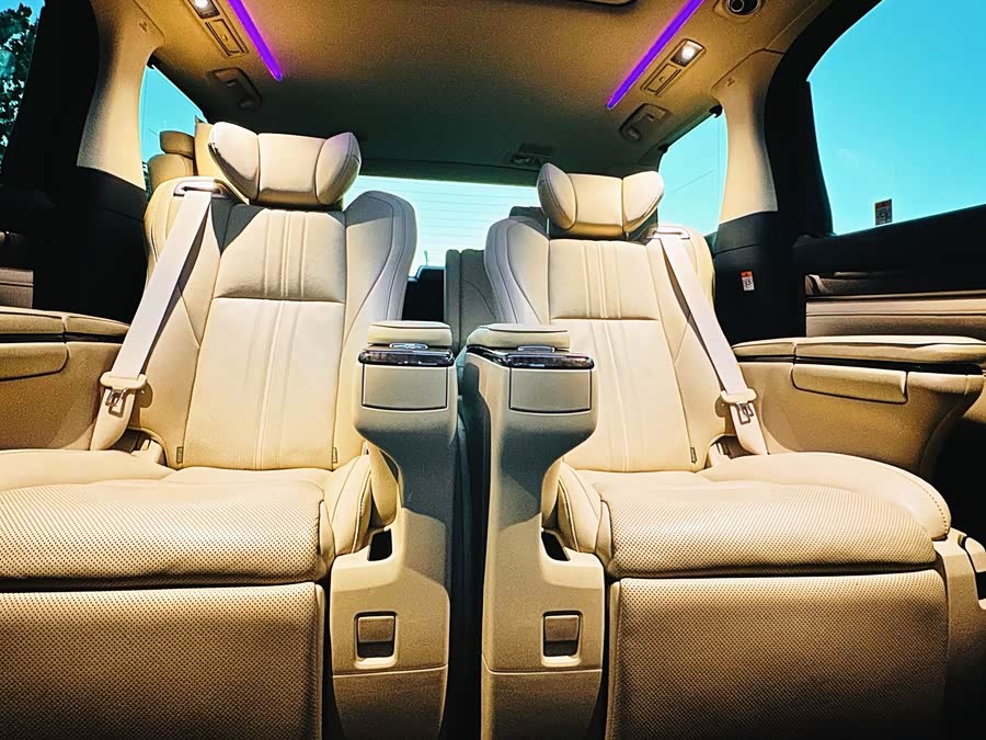 Toyota Alphard 2022, фото 12