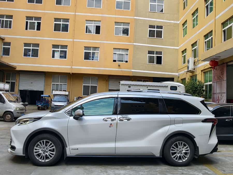 Toyota SIENNA 2022, фото 21