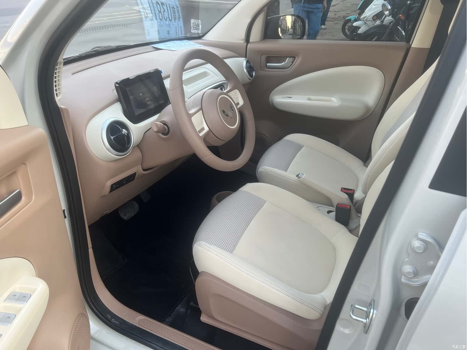 Wuling MINIEV, 2026 4
