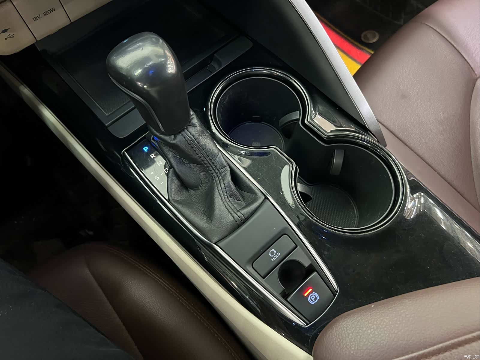 Toyota Camry, 2018 18