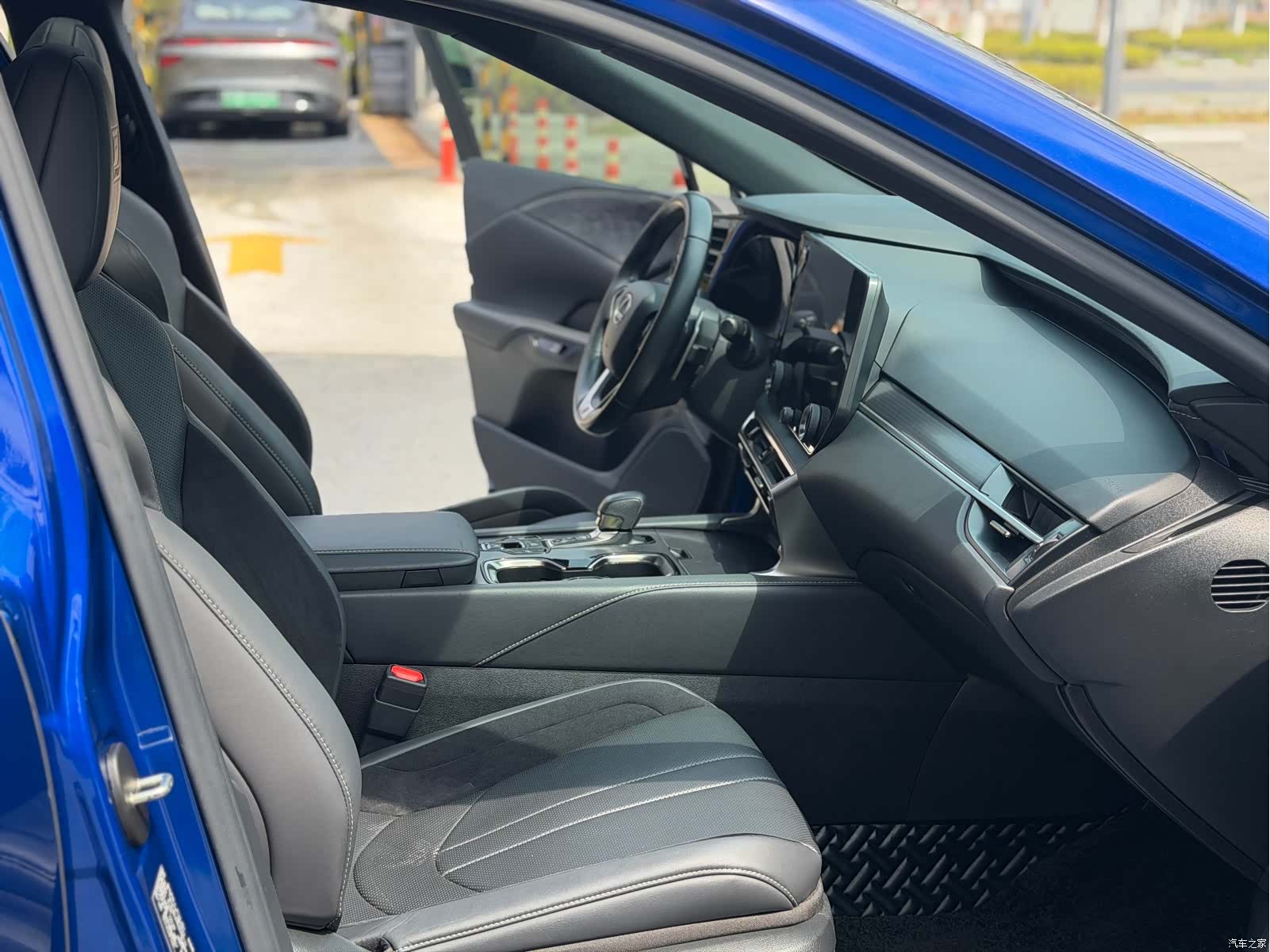 Lexus RX, 2023 10