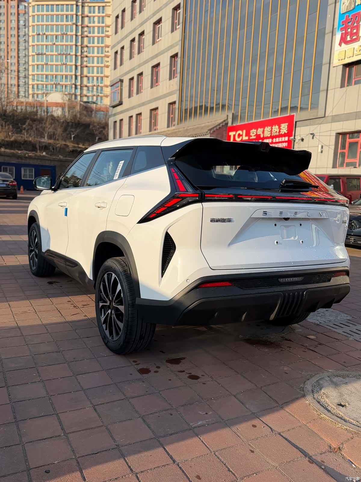 Geely Boyue, 2026 все фото