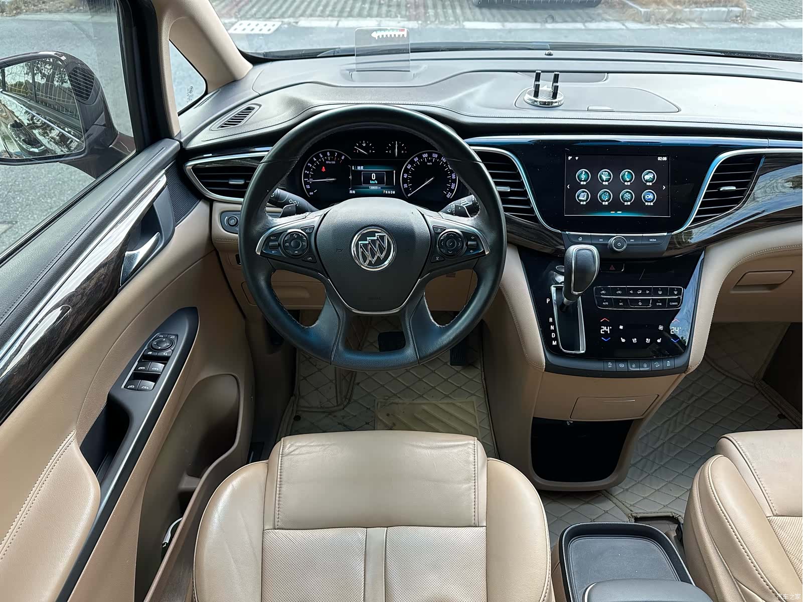 Buick GL8, 2017 13