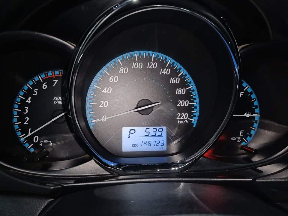 Toyota YARiS L to enjoy