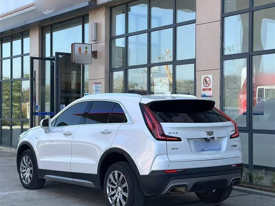 Cadillac XT4