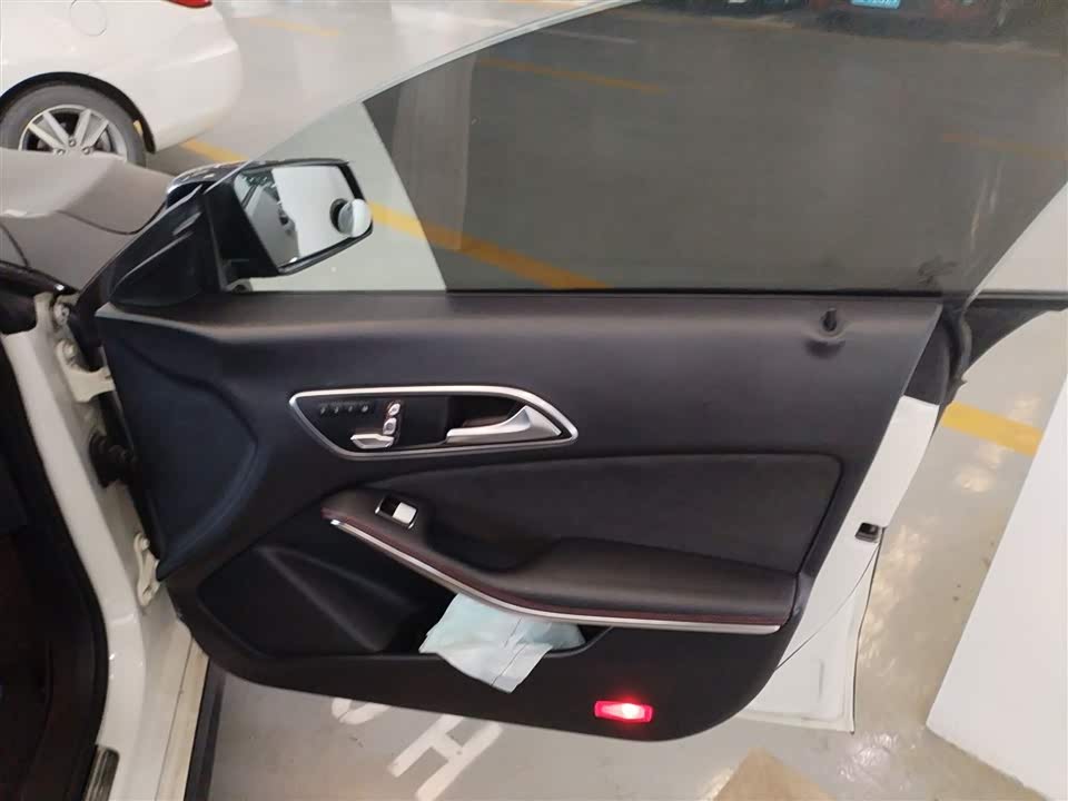 Mercedes-Benz CLA Mercedes-Benz CLA
