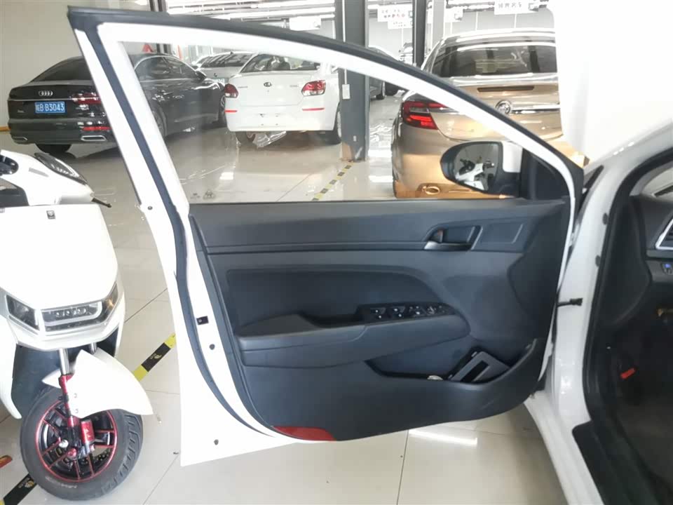 Hyundai Lead