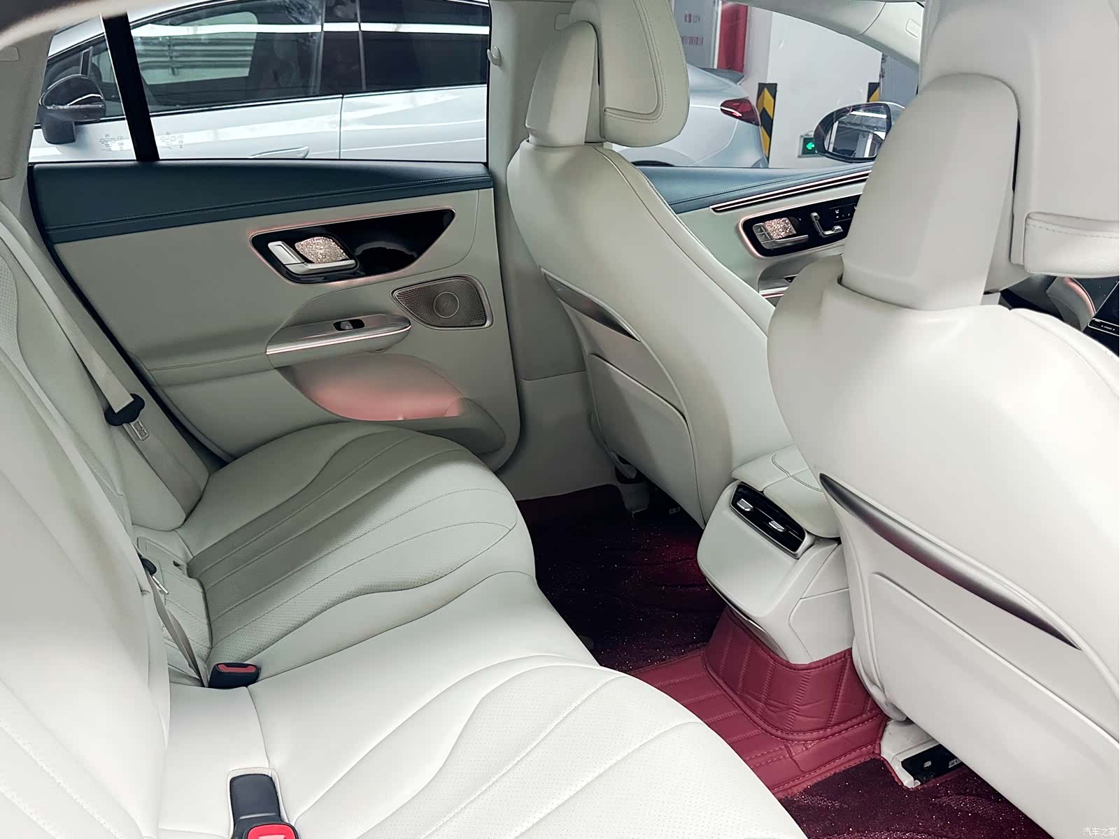 Mercedes-Benz EQE, 2023 15