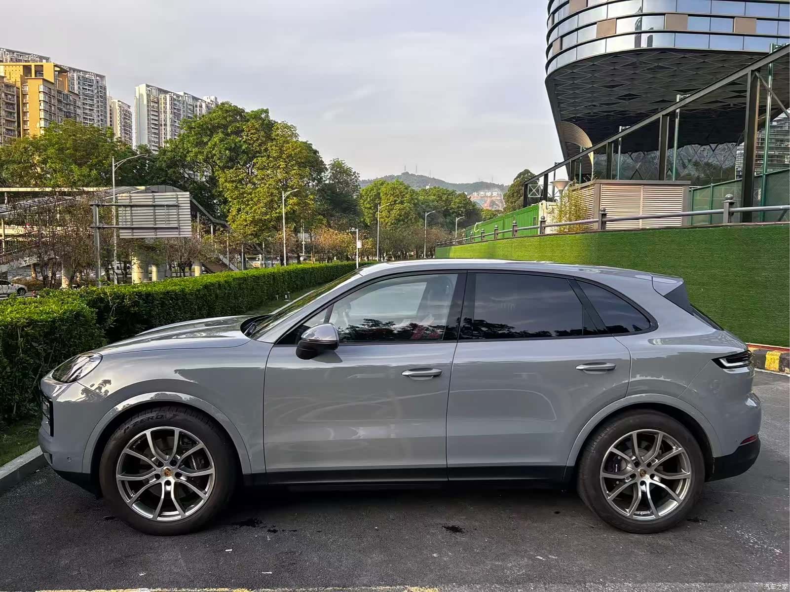 Porsche Cayenne, 2025 12