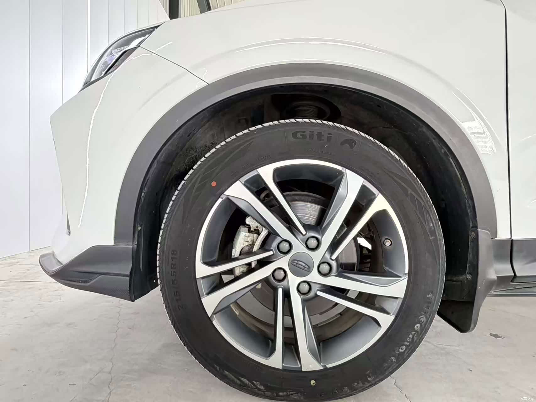 Geely Coolray, 2022 21