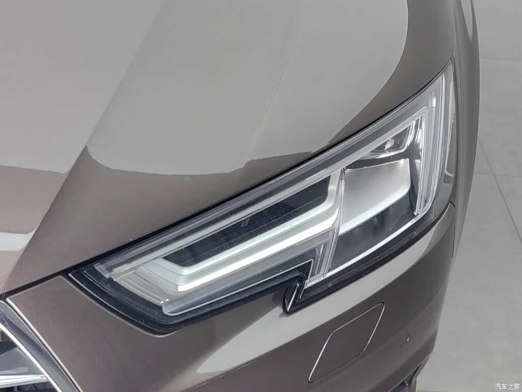Audi A4L, 2018 7