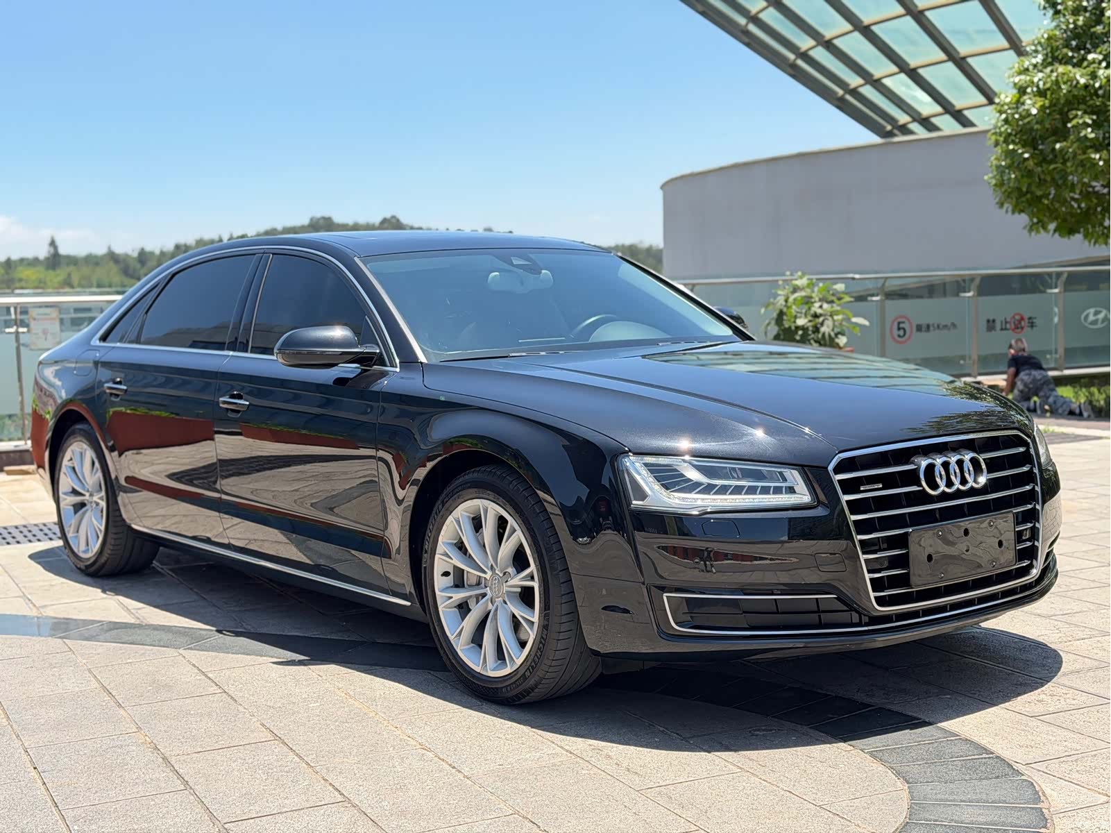 Audi A8L, 2015 3