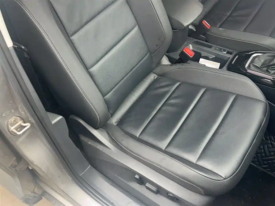 Volkswagen T-ROC exploring Songs