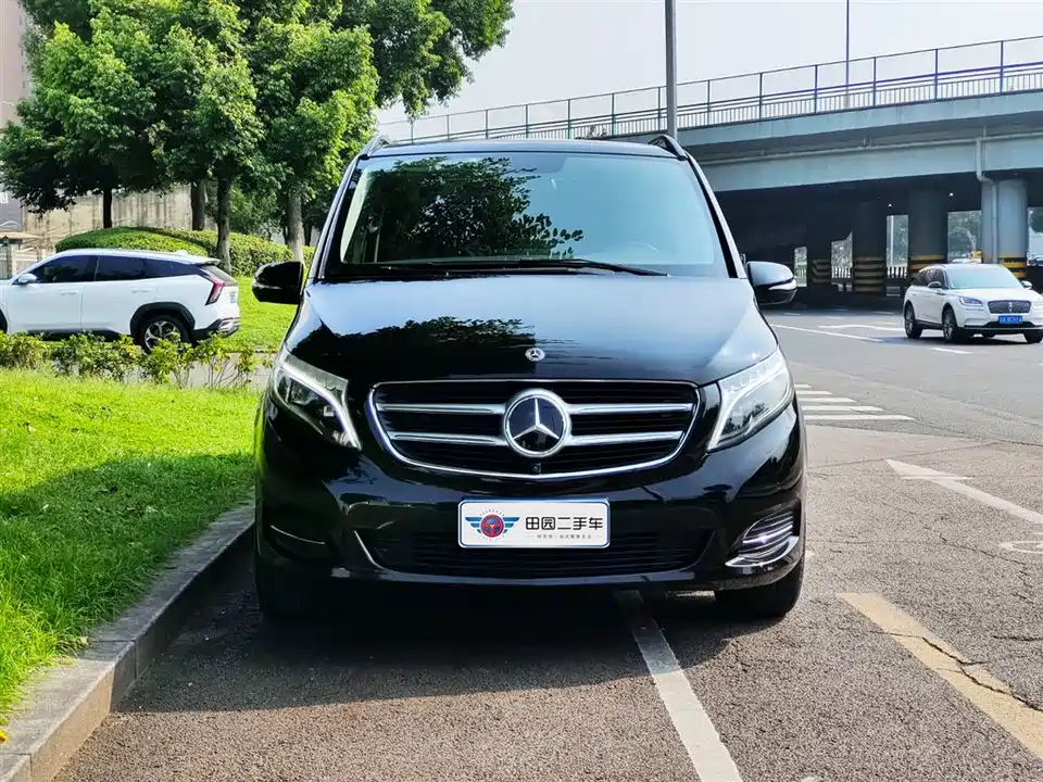Mercedes-Benz V-class