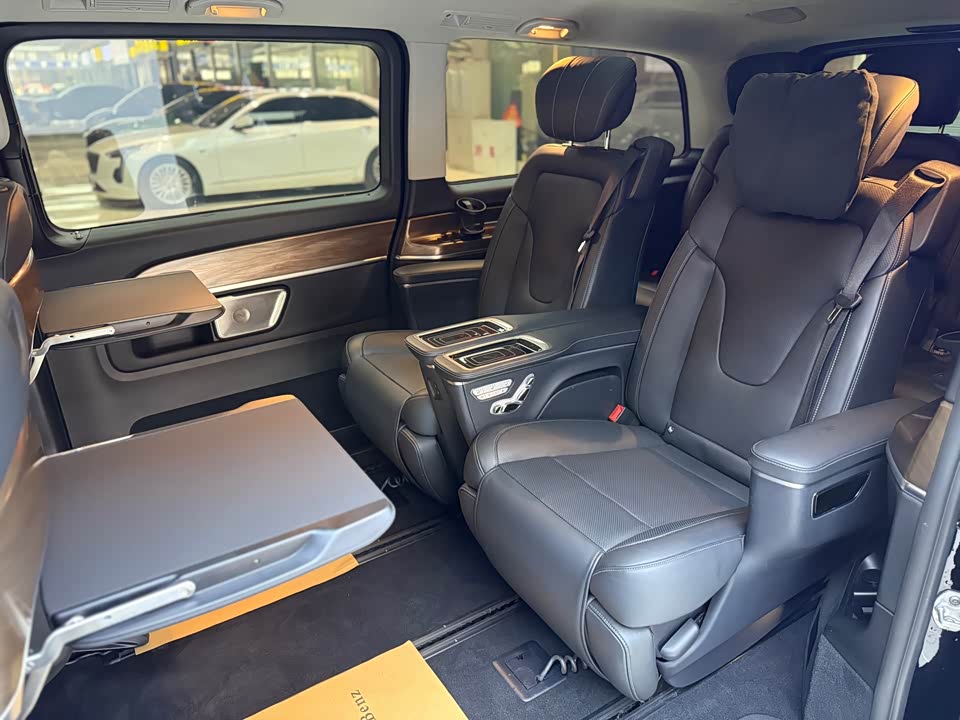 Mercedes-Benz V-class