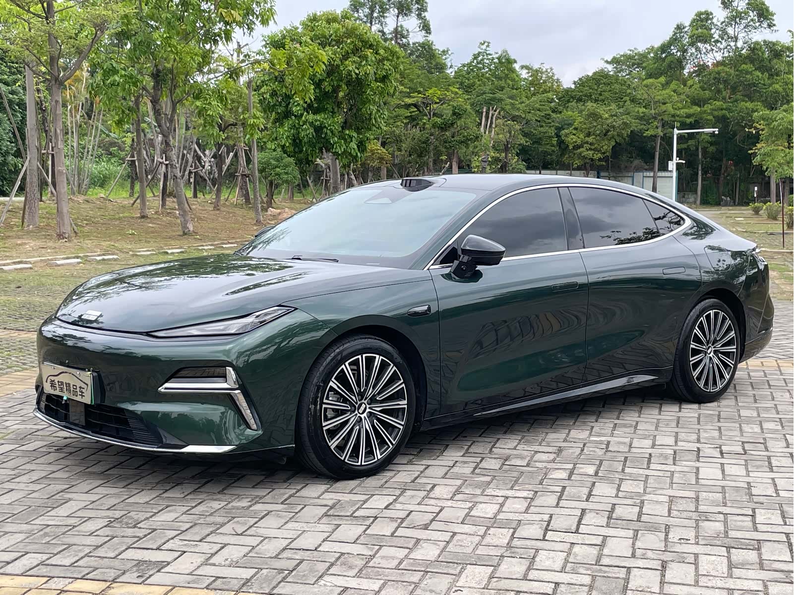 Geely 8, 2025 1