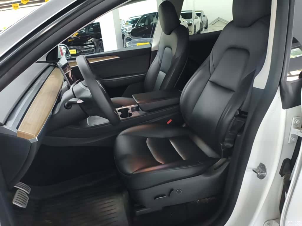 Tesla Model Y, 2021 15