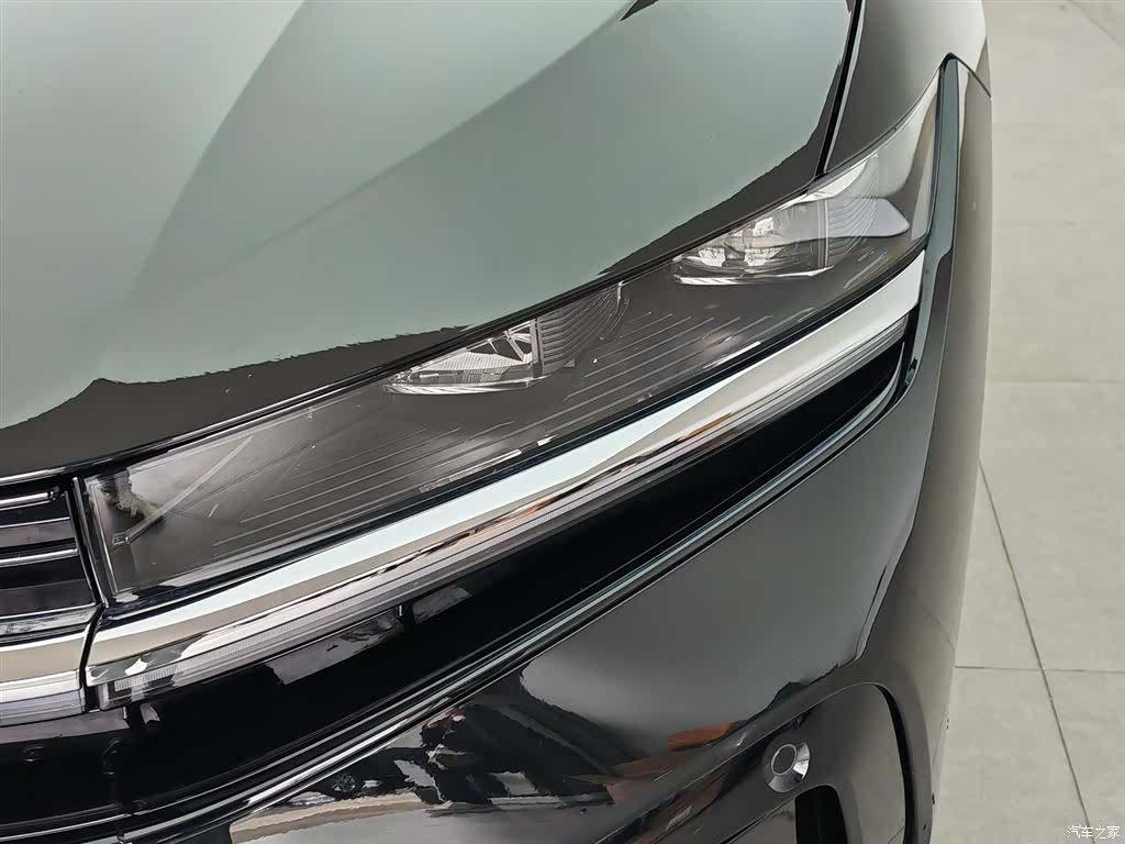 Volkswagen Magotan, 2026 7