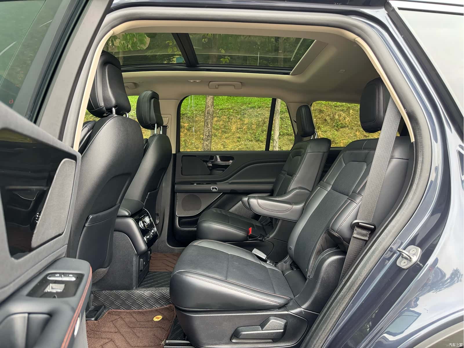 Lincoln Aviator, 2021 15