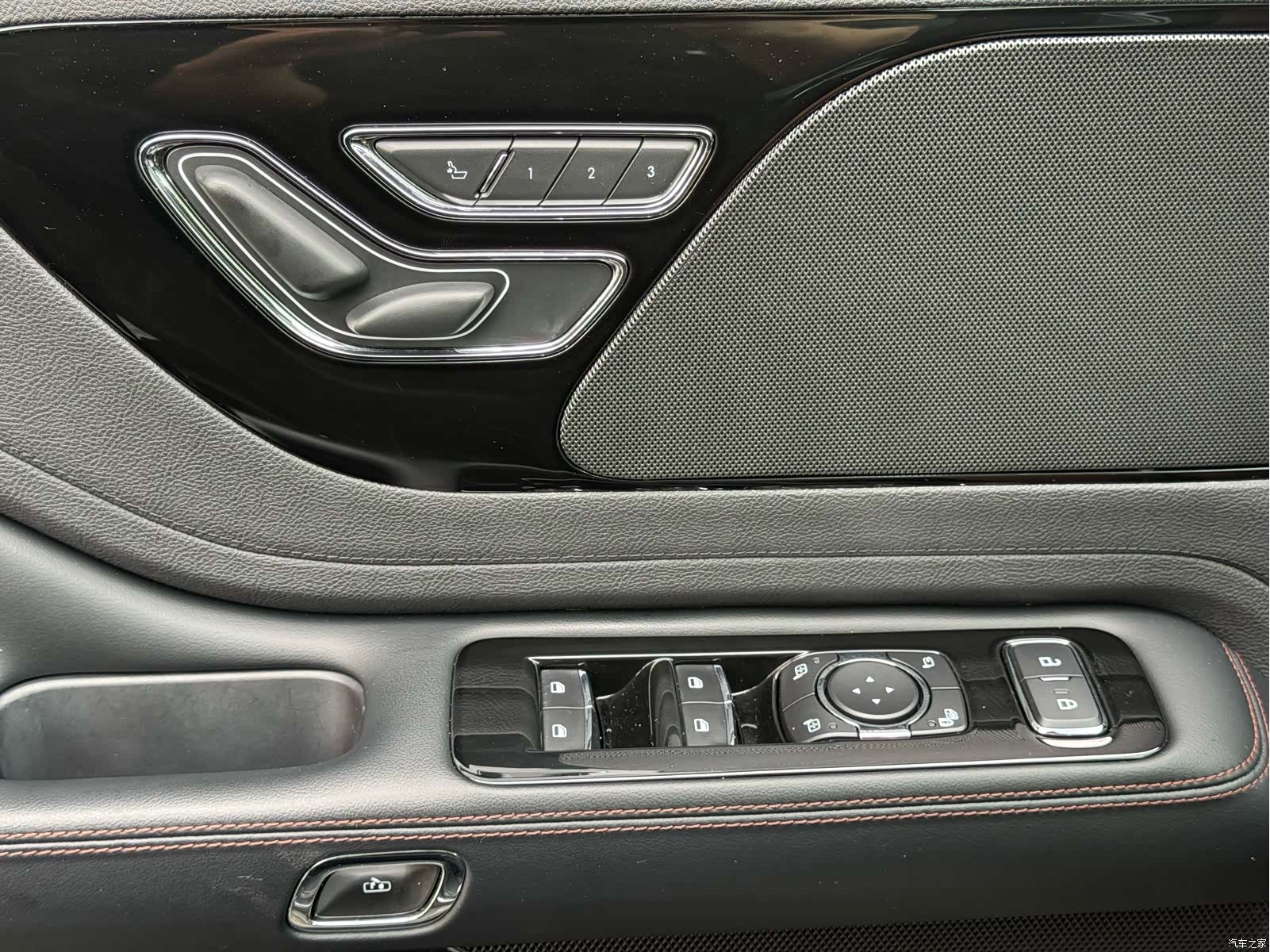 Lincoln Aviator, 2021 29