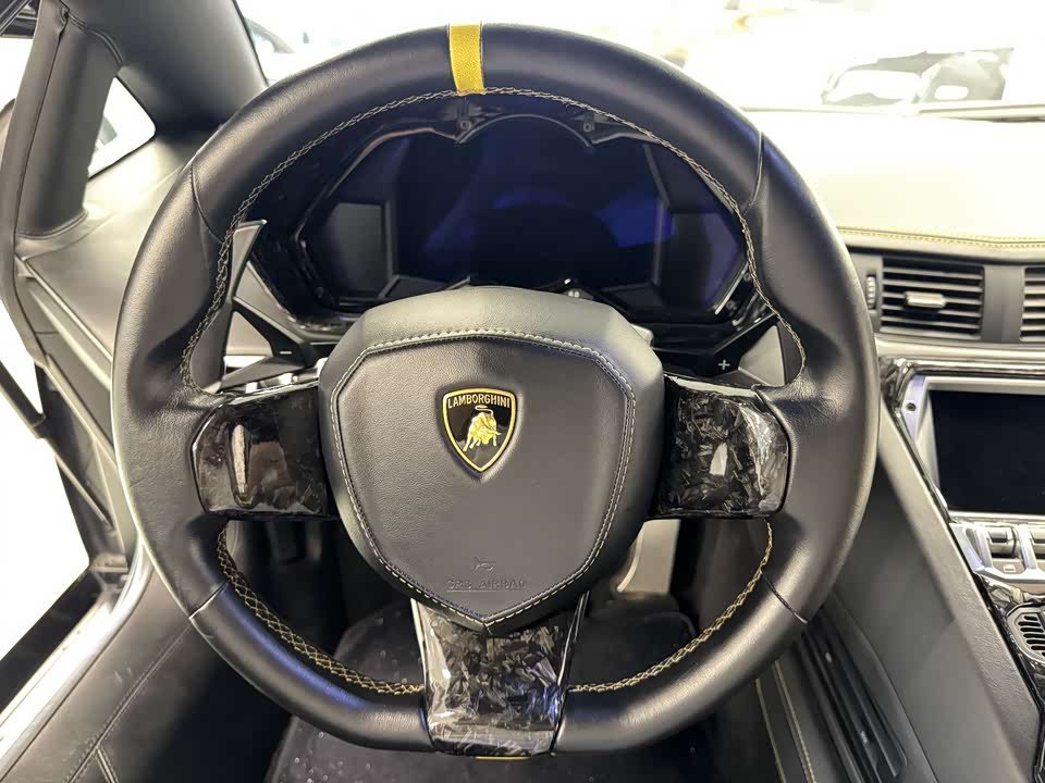 Lamborghini Aventador