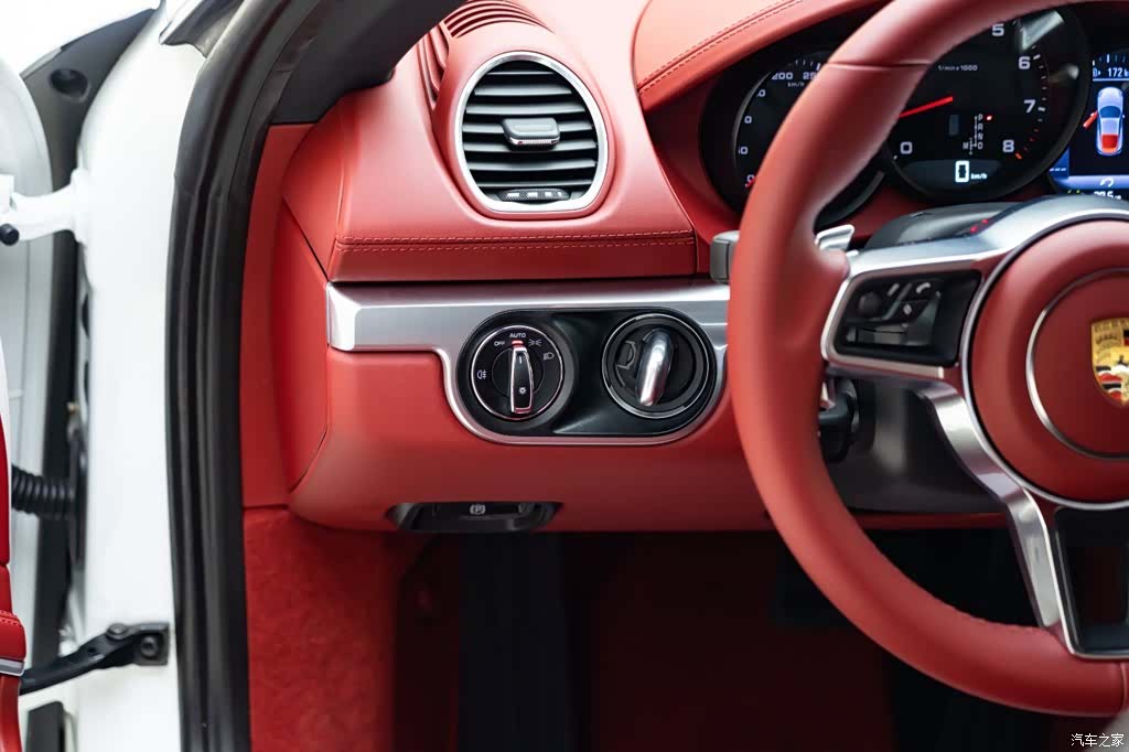 Porsche Cayman, 2019 12