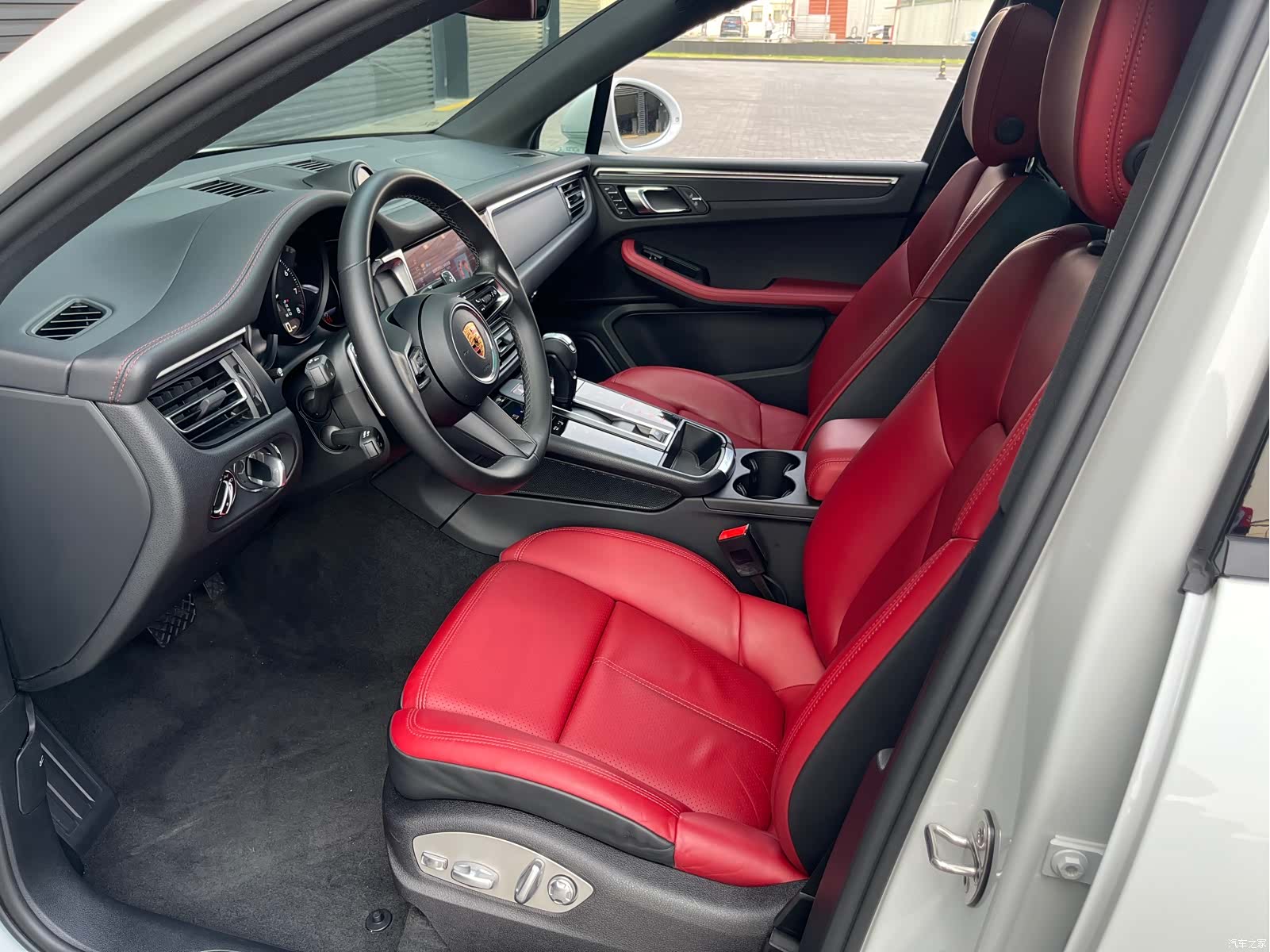 Porsche Macan, 2022 6