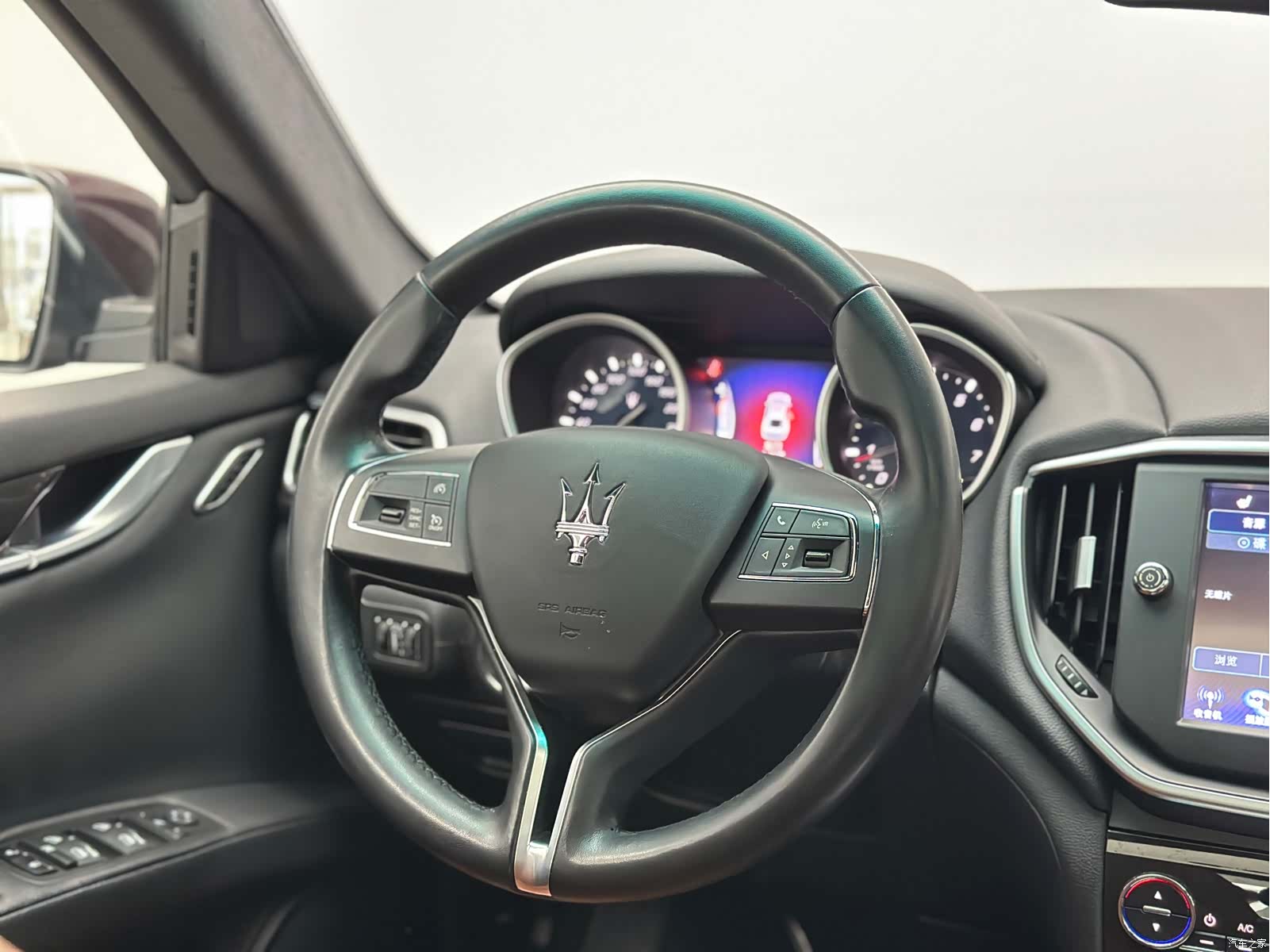 Maserati Ghibli, 2015 39