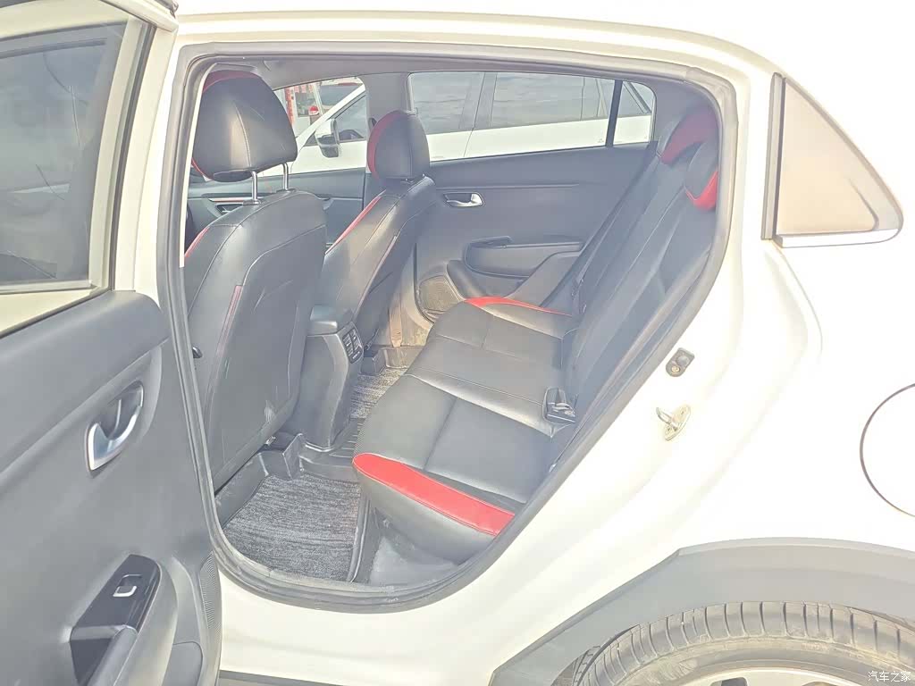 Kia KX, 2018 9