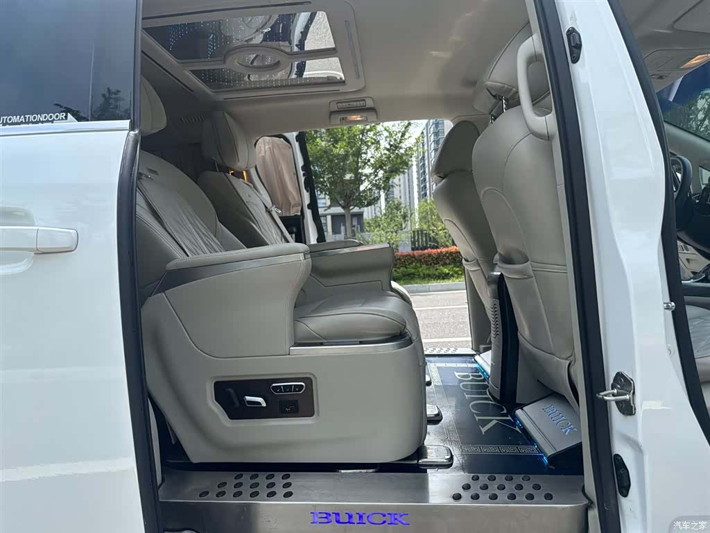 Buick GL8, 2020 10