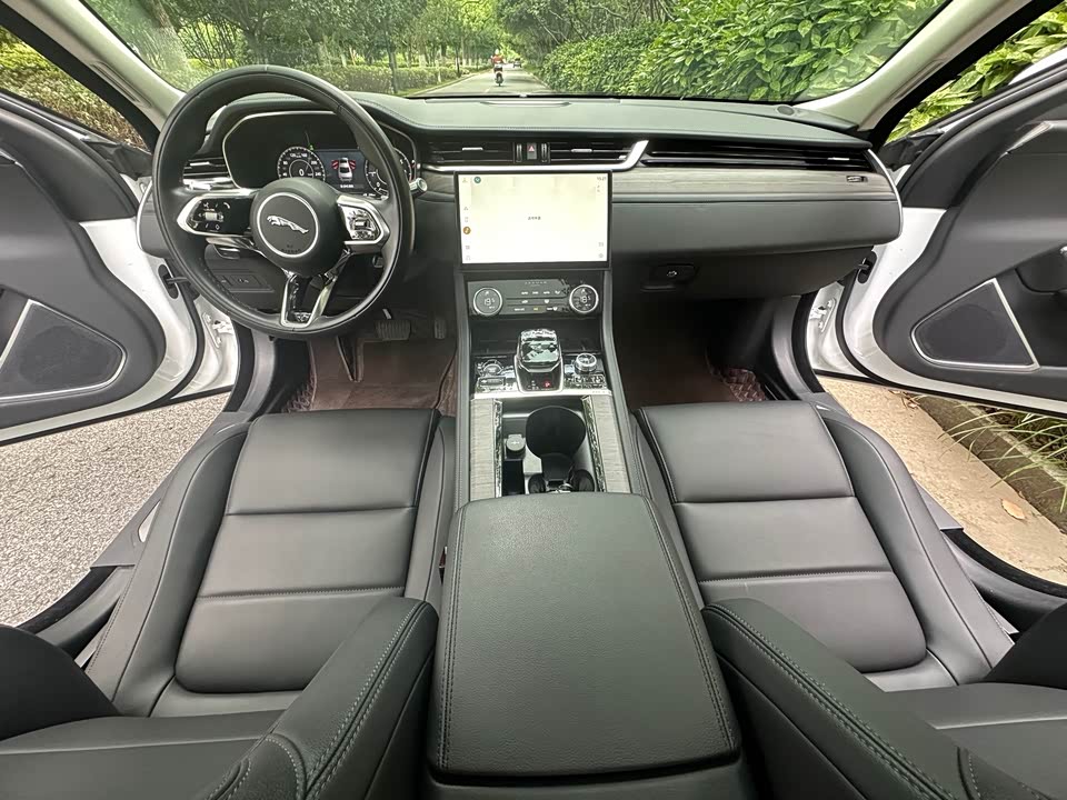Jaguar XFL
