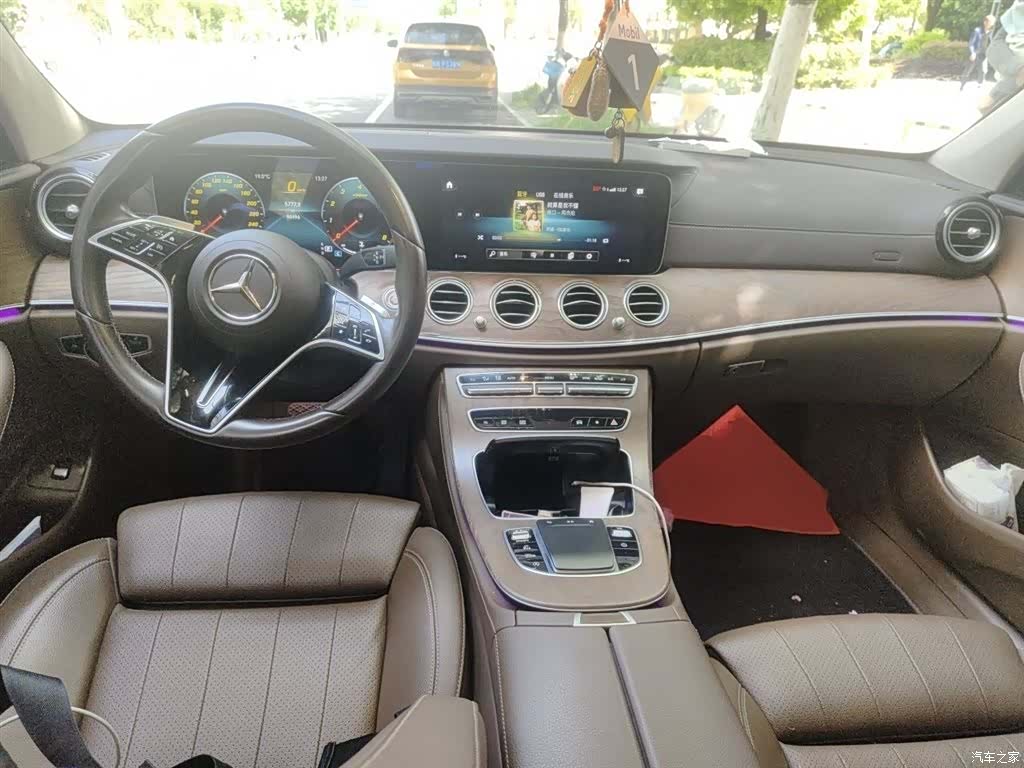 Mercedes-Benz E-Class, 2022 13