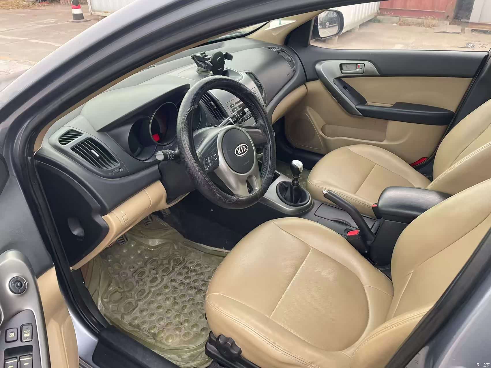 Kia GLS, 2011 9