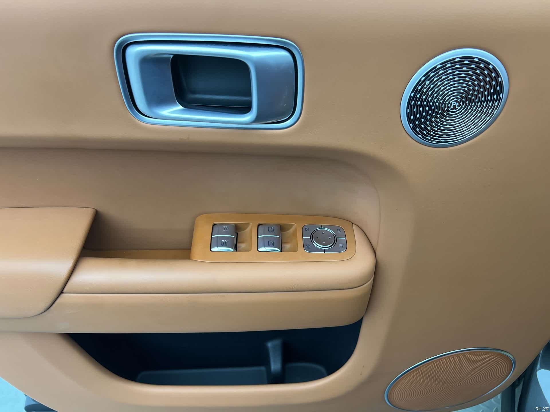 Li Auto L8, 2025 все фото
