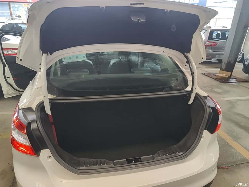 Ford Focus, 2014 19